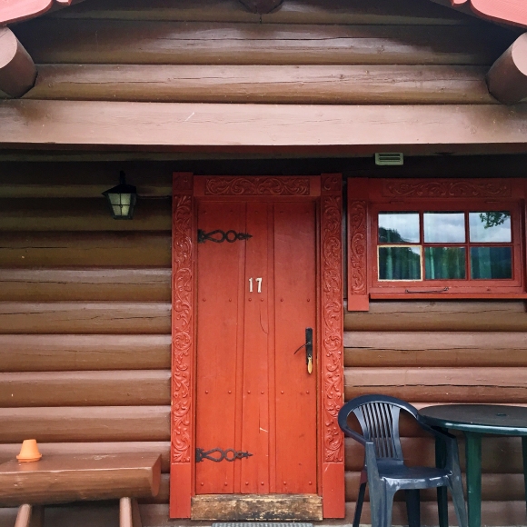cabin-17-front-door_sm